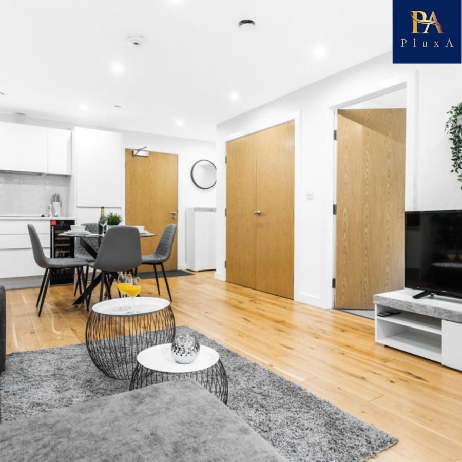 Pluxa Satin Stylish***** 1 Bedroom Apartment *